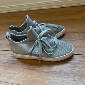 Steve Madden Lancer Sneaker. Size 7.5